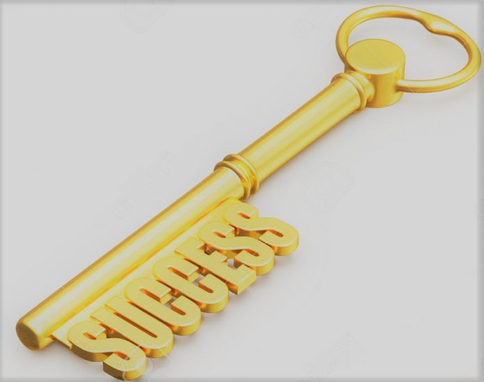 Key to success made of gold isolated Bí Quyết Thành Công Trong Công Tác Truyền Bá Phúc Âm